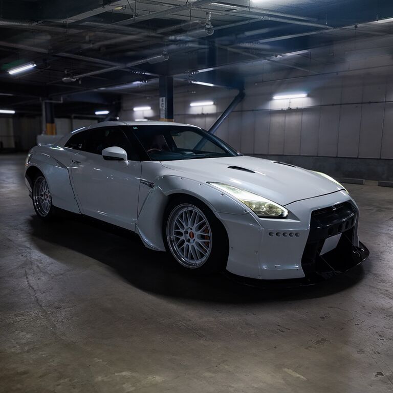 Nissan GT-R R35 | Arctic White | VR38 Widebody - JDM Rental Japan